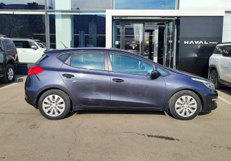 Подержанный автомобиль Kia Ceed Hatchback 2016 года (4 фото)