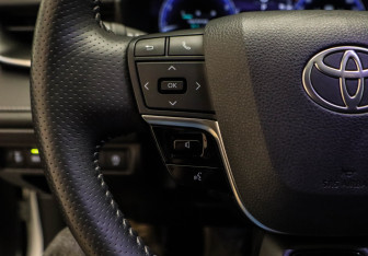 Подержанный автомобиль Toyota Camry Sedan 2024 года (11 фото)