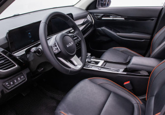 Подержанный автомобиль Kia Seltos 2024 года (10 фото)