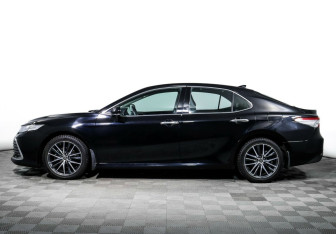 Подержанный автомобиль Toyota Camry Sedan 2021 года (3 фото)