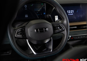 Подержанный автомобиль Geely Monjaro 2023 года (12 фото)