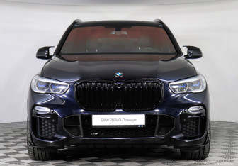 Подержанный автомобиль BMW X5 2019 года (3 фото)