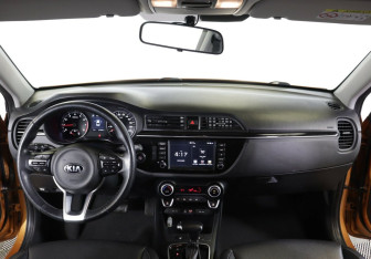 Подержанный автомобиль Kia Rio Sedan 2019 года (10 фото)