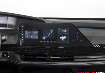 Подержанный автомобиль Changan UNI-K 2023 года (15 фото)