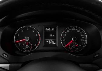 Подержанный автомобиль Volkswagen Jetta Sedan 2012 года (11 фото)