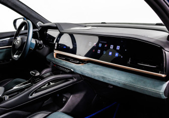 Подержанный автомобиль Geely Monjaro 2023 года (9 фото)