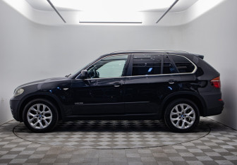 Подержанный автомобиль BMW X5 2011 года (2 фото)