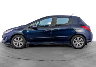 Подержанный автомобиль Peugeot 308 Hatchback 2010 года (8 фото)