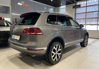 Подержанный автомобиль Volkswagen Touareg 2017 года (4 фото)