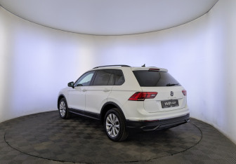 Подержанный автомобиль Volkswagen Tiguan 2021 года (7 фото)