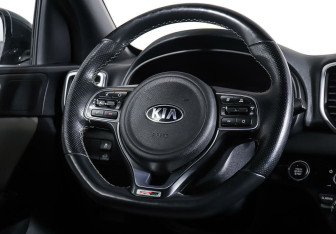 Подержанный автомобиль Kia Sportage 2017 года (12 фото)