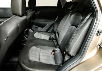 Подержанный автомобиль Nissan Qashqai 2013 года (12 фото)