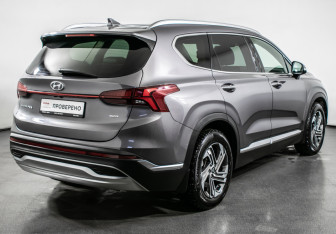 Подержанный автомобиль Hyundai Santa Fe 2022 года (5 фото)