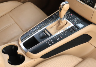 Подержанный автомобиль Porsche Macan 2014 года (15 фото)