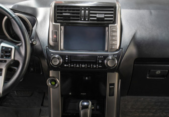 Подержанный автомобиль Toyota Land Cruiser Prado 2011 года (14 фото)