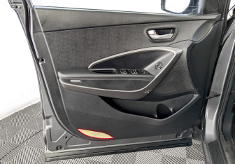 Подержанный автомобиль Hyundai Santa Fe 2014 года (19 фото)