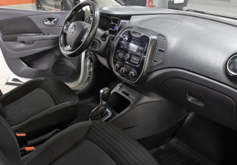 Подержанный автомобиль Renault Kaptur 2019 года (11 фото)