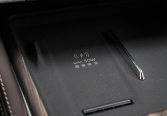 Подержанный автомобиль Geely Monjaro 2026 года (26 фото)