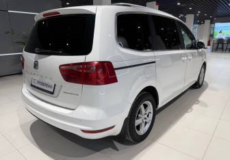 Подержанный автомобиль SEAT Alhambra 2011 года (3 фото)