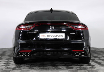 Подержанный автомобиль Kia Stinger 2019 года (6 фото)