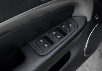 Подержанный автомобиль Chevrolet Epica 2011 года (20 фото)