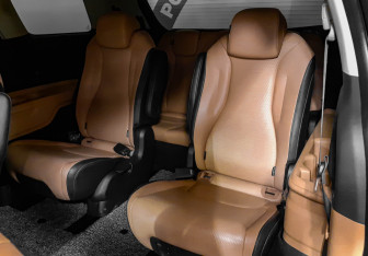 Подержанный автомобиль Kia Carnival 2020 года (11 фото)