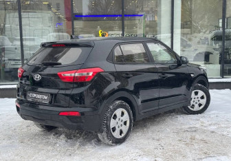 Подержанный автомобиль Hyundai Creta 2017 года (8 фото)