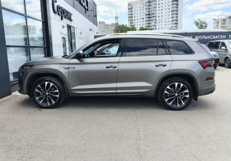 Подержанный автомобиль Skoda Kodiaq 2023 года (8 фото)