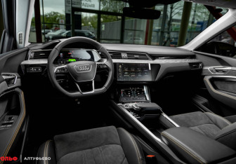 Новый Audi e-tron 2023 (24 фото)