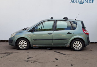 Подержанный автомобиль Renault Scenic 2004 года (8 фото)