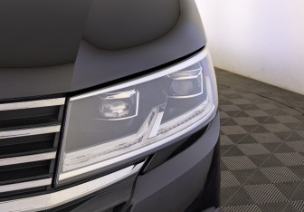 Подержанный автомобиль Volkswagen Multivan 2020 года (11 фото)