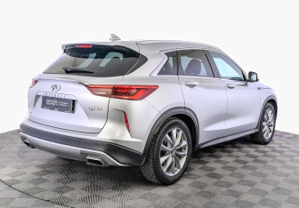 Подержанный автомобиль Infiniti QX50 2019 года (5 фото)
