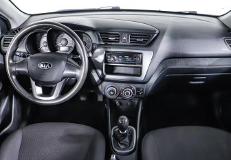 Подержанный автомобиль Kia Rio Sedan 2014 года (10 фото)