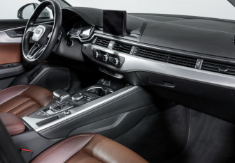 Подержанный автомобиль Audi A4 Sedan 2015 года (9 фото)