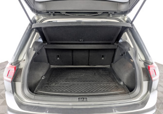 Подержанный автомобиль Volkswagen Tiguan 2021 года (10 фото)