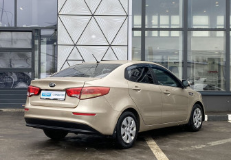 Подержанный автомобиль Kia Rio Sedan 2015 года (5 фото)