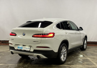 Подержанный автомобиль BMW X4 2019 года (5 фото)