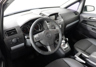 Подержанный автомобиль Opel Zafira Compactvan 2007 года (5 фото)