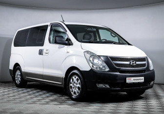 Подержанный автомобиль Hyundai H-1 2012 года (3 фото)