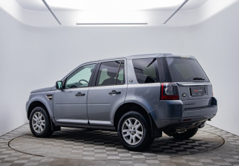 Подержанный автомобиль Land Rover Freelander 2012 года (7 фото)