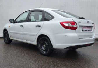 Подержанный автомобиль LADA (ВАЗ) Granta Sedan 2016 года (7 фото)