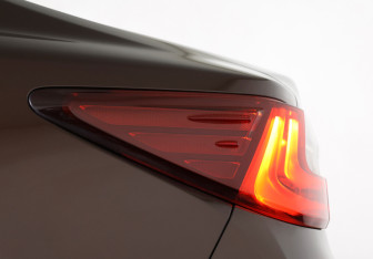 Подержанный автомобиль Lexus ES 2016 года (25 фото)