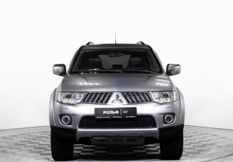 Подержанный автомобиль Mitsubishi Pajero Sport 2010 года (2 фото)
