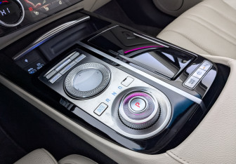 Подержанный автомобиль Genesis G80 2021 года (29 фото)