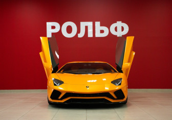 Подержанный автомобиль Lamborghini Aventador Coupe 2017 года (35 фото)