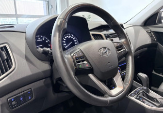 Подержанный автомобиль Hyundai Creta 2017 года (13 фото)