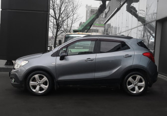Подержанный автомобиль Opel Mokka 2013 года (8 фото)