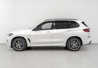Подержанный автомобиль BMW X5 2020 года (8 фото)