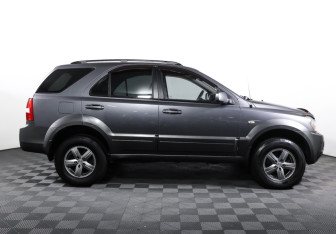 Подержанный автомобиль Kia Sorento 2007 года (4 фото)