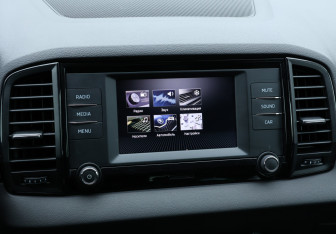 Подержанный автомобиль Skoda Karoq 2020 года (18 фото)